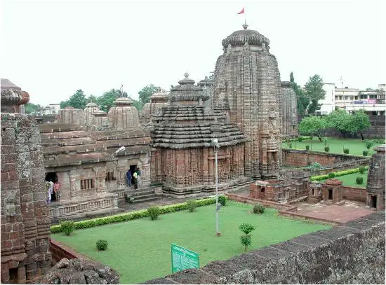 Lingaraj Temple - famous temples